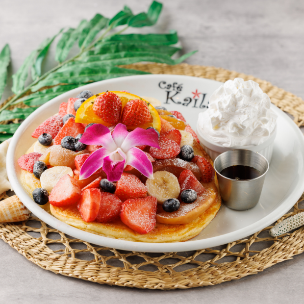 https://www.cafe-kaila.tokyo/img/menu_new/pancake/original-pancake.png?utm_source=chatgpt.com